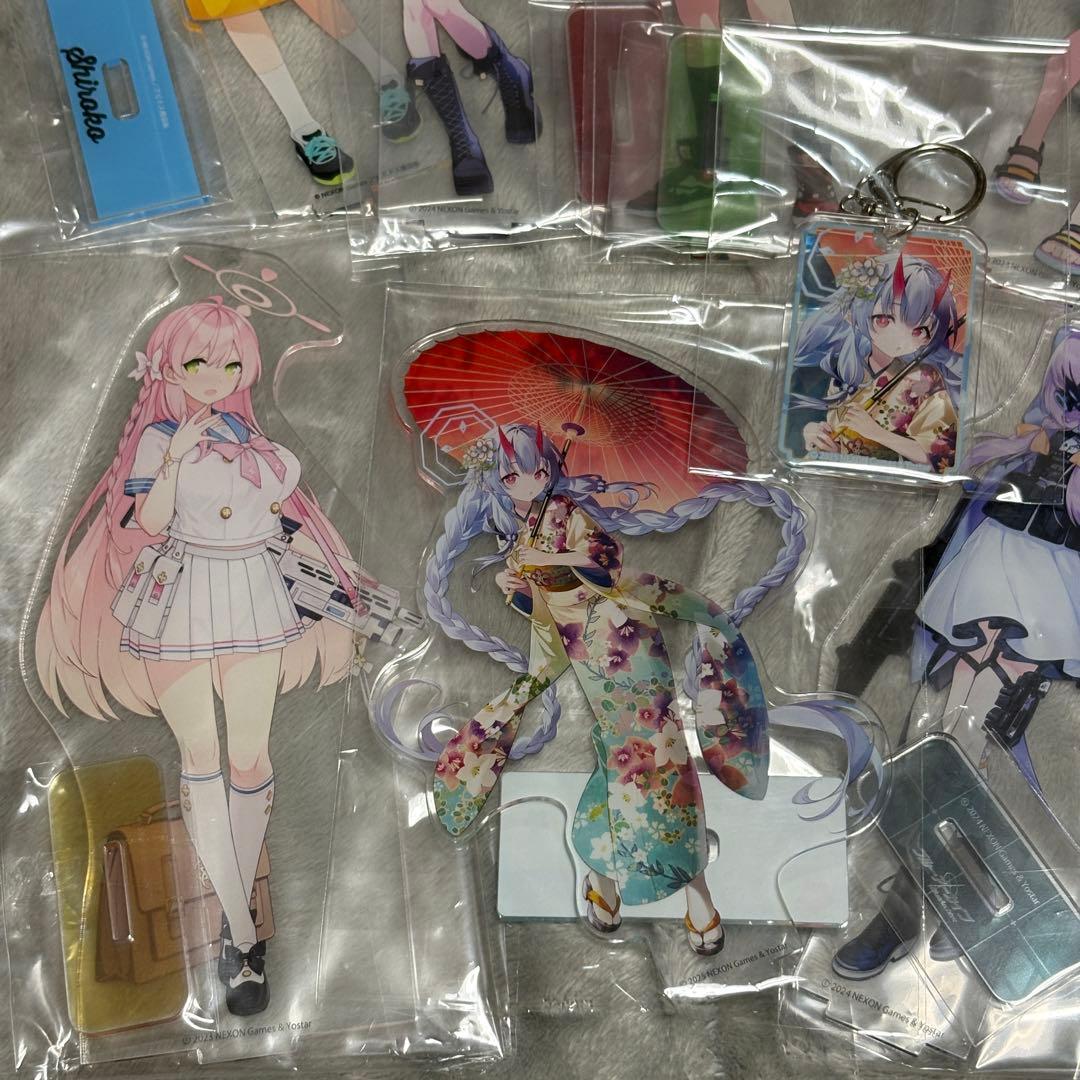 【10個】　ブルアカ　アクリルスタンド　アクリルキーホルダー　大量　まとめ売り