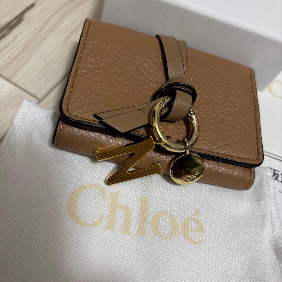 新品未使用　美品　Chloé ブラウン 三つ折り財布　アルファベット　N