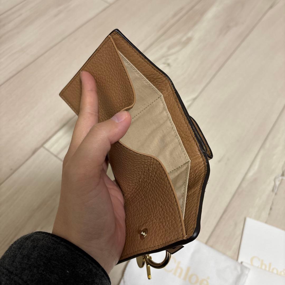 新品未使用　美品　Chloé ブラウン 三つ折り財布　アルファベット　N