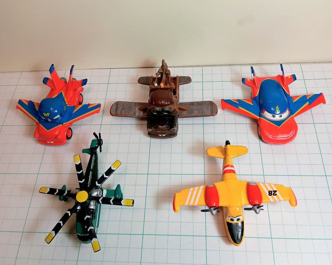 トミカディズニーカーズ5台