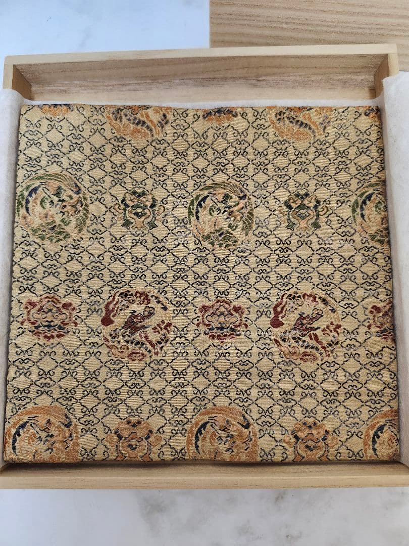 井伊家伝来 龍花模様 帛紗　雲菱格子龍鳳文　茶道　共箱