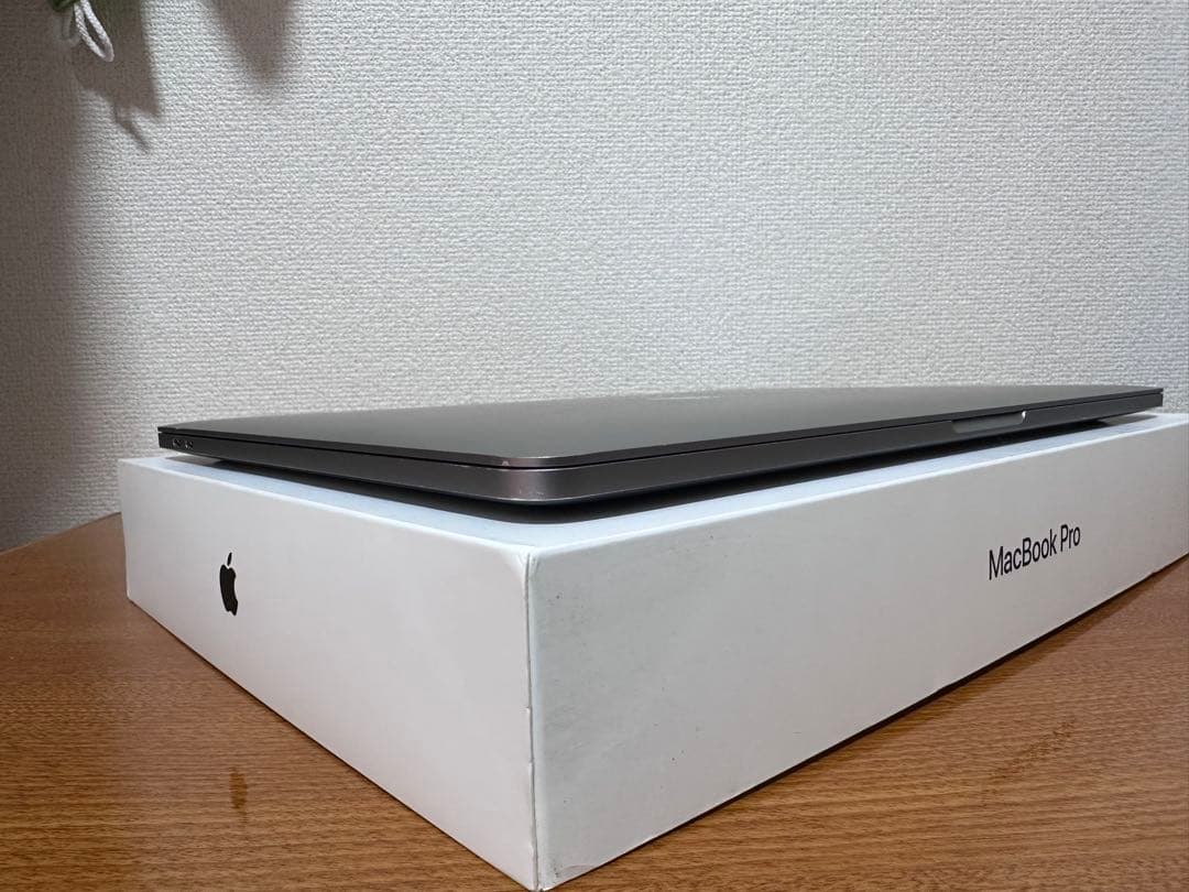 Macbook Pro 15インチ 2018 i7 512GB