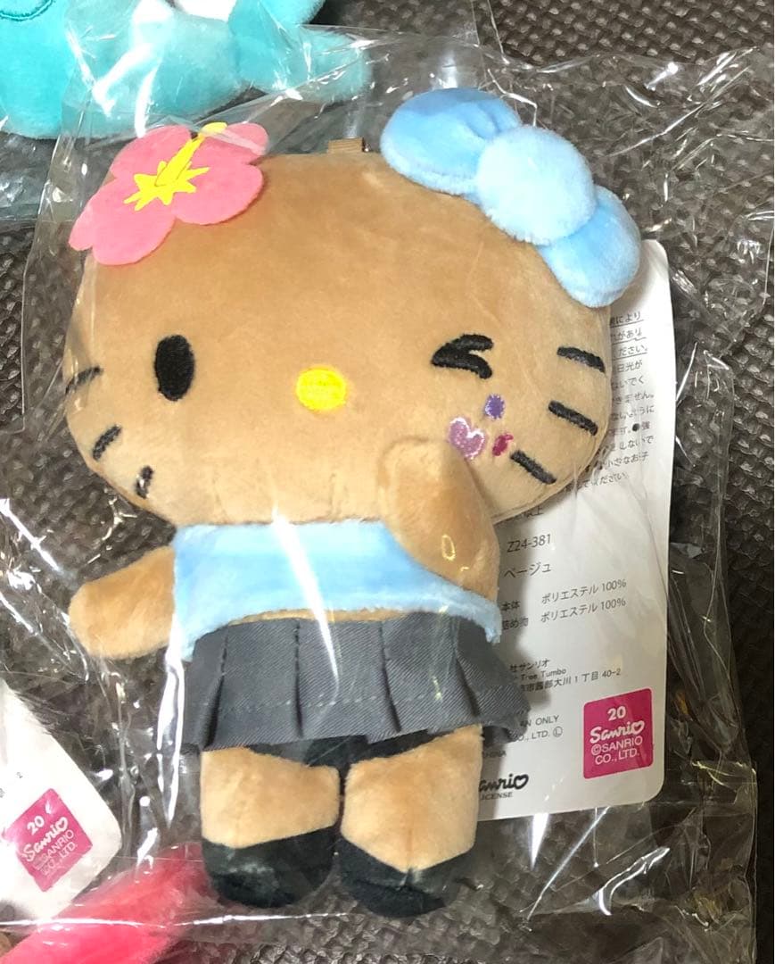 日焼けキティ　4点セット　新品　マスコットチャーム　コギャルキティ　キティちゃん