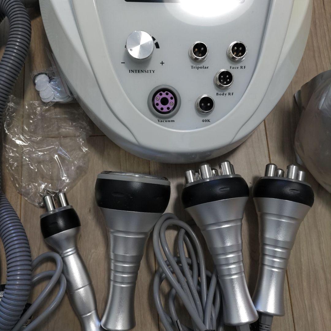 3 IN 1 SLIMMING MACHINE キャビテーション　ラジオ波