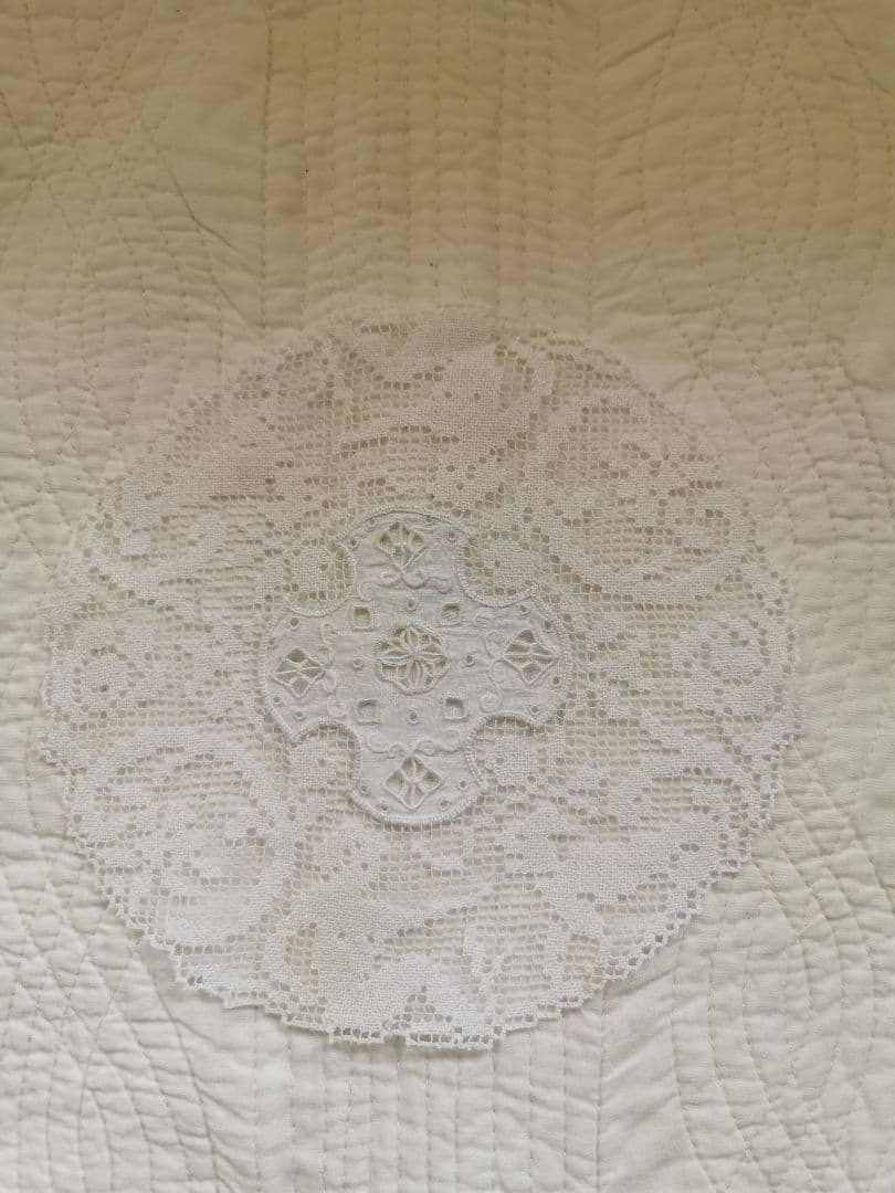 アンティークイタリア 女神と犬のフィレレース レティセラプント刺繍リネンドイリー