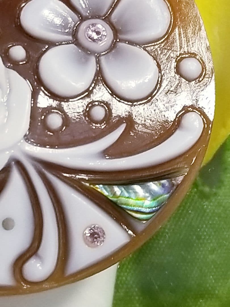 KS-043 【ロザリオ・メンネッラ】作　天然シェルカメオルース