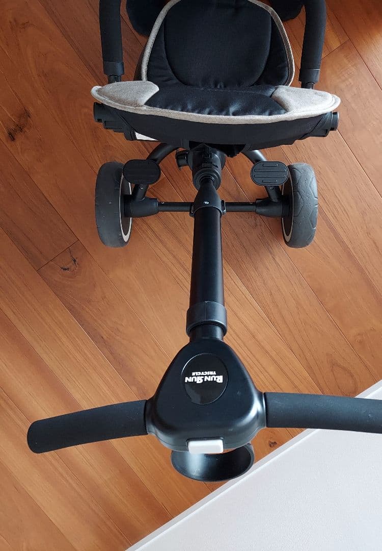 折り畳み三輪車 変形機能付き　子供用三輪車