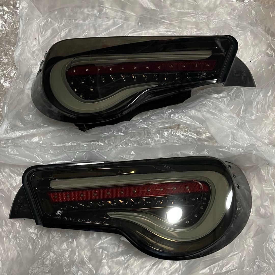 ヴァレンティ ジュエルLEDテールランプ シーケンシャル TT86Z