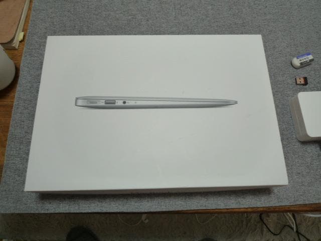 MacBook本体 MacBook Air A1465(MD233J) SSD256G win7