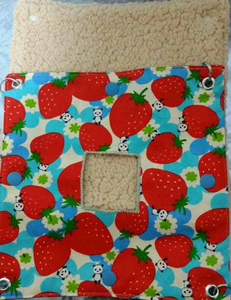 モモンガハウス(パンダいちご柄)ボアベージュ 特大サイズ  2300