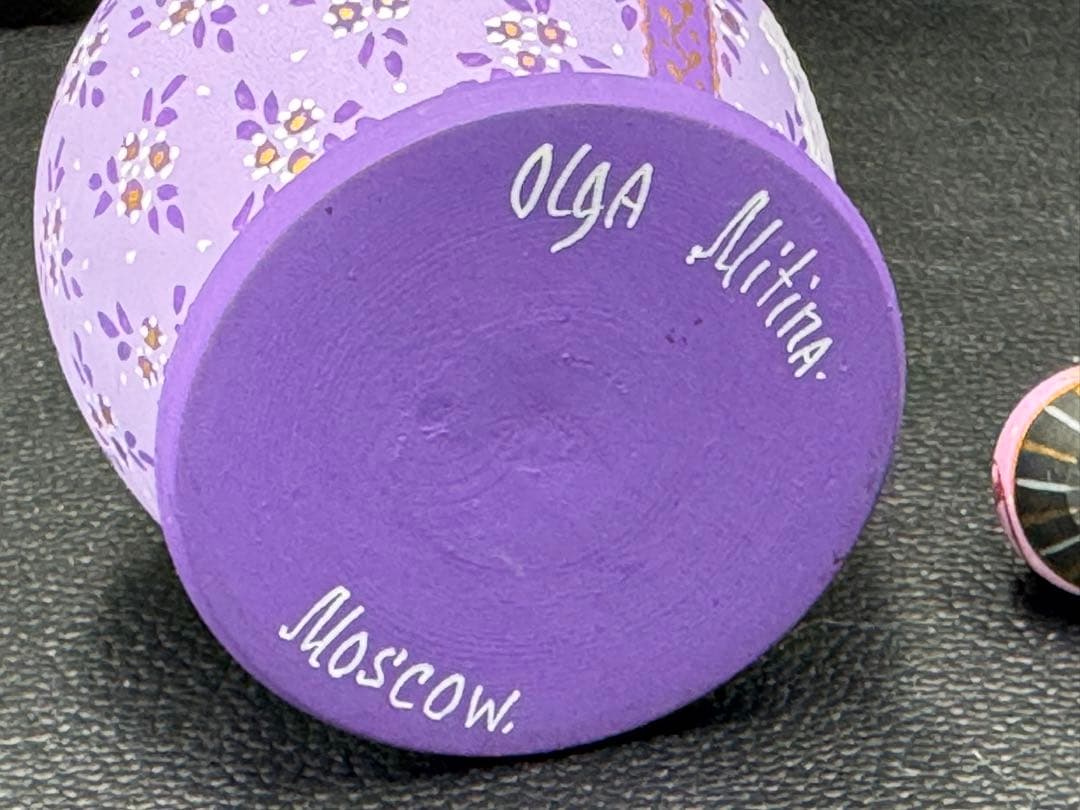 新品　ロシア　オリガ　ミッチィナ、マトリョーシカ。やや小さなタイプ。紫ボディ。
