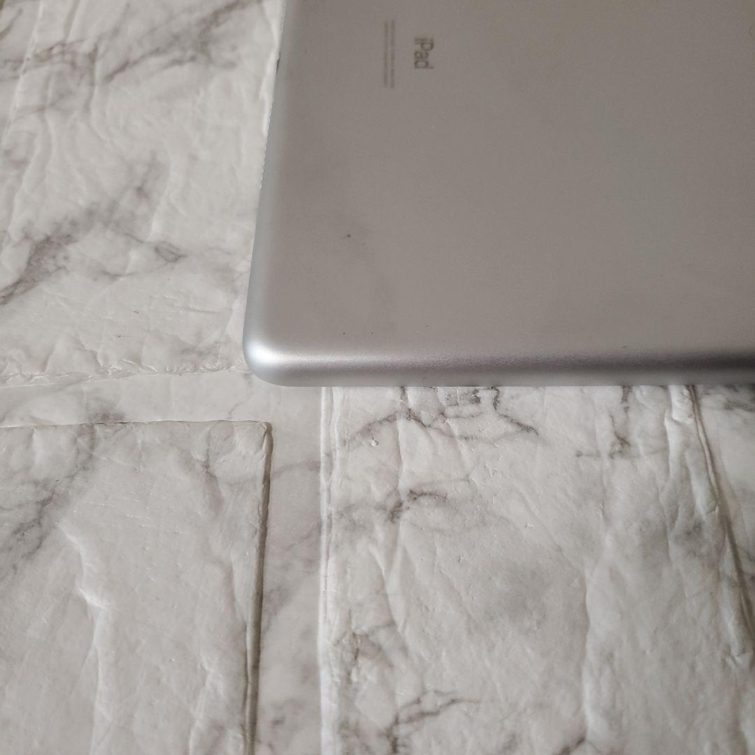 241 iPad 8世代 32GB SIMフリー シルバー