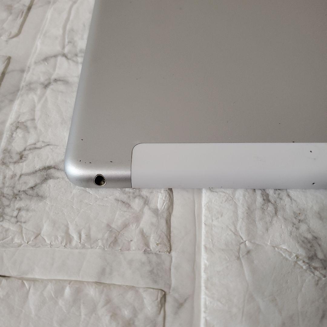 241 iPad 8世代 32GB SIMフリー シルバー