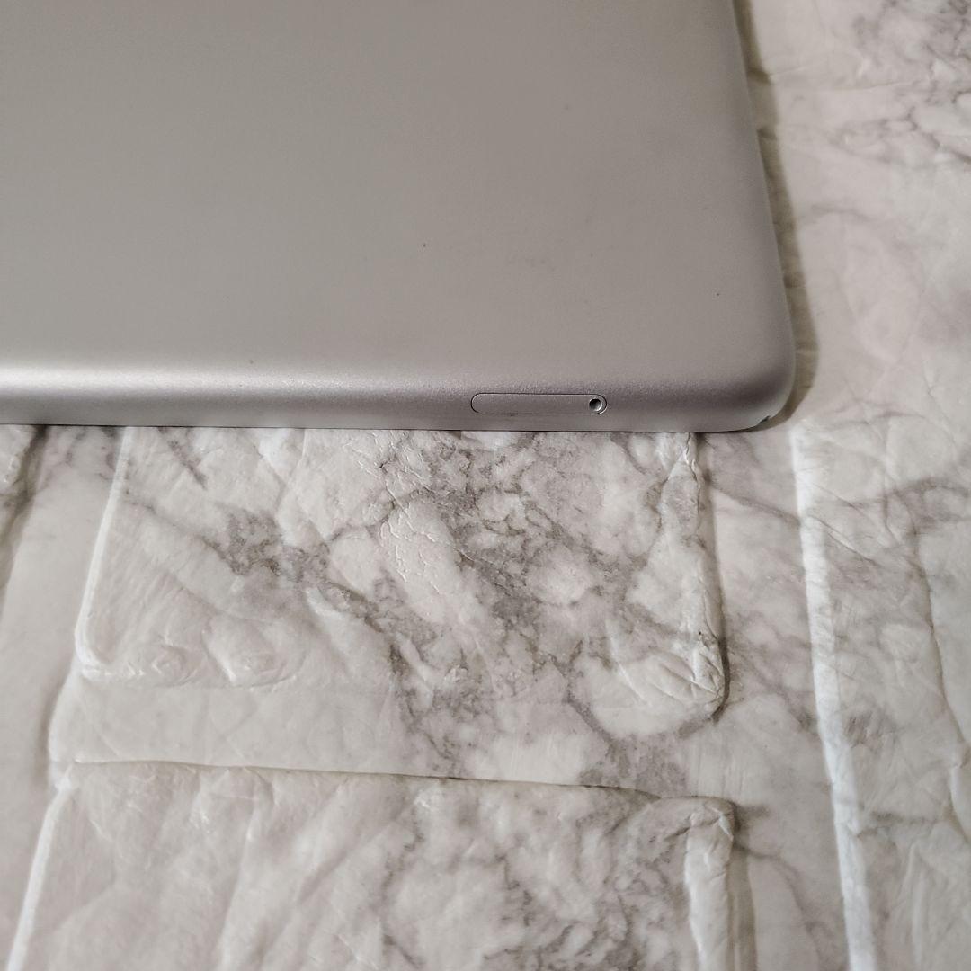 241 iPad 8世代 32GB SIMフリー シルバー
