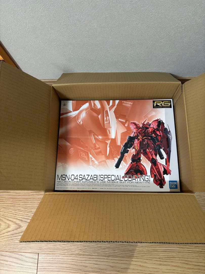 RG Vガンダム&サザビー セット　BANDAI専用輸送箱で対応いたします