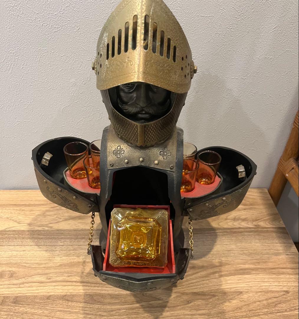 ニッカウイスキー デキャンタ ボトルケース西洋甲冑 騎士 鎧　飾り　置物