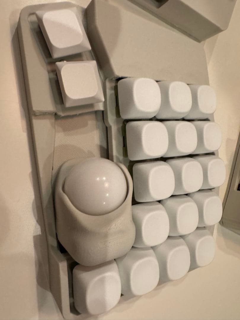 や*ち様 【新品】keyball39 マットボーンホワイト　完成品