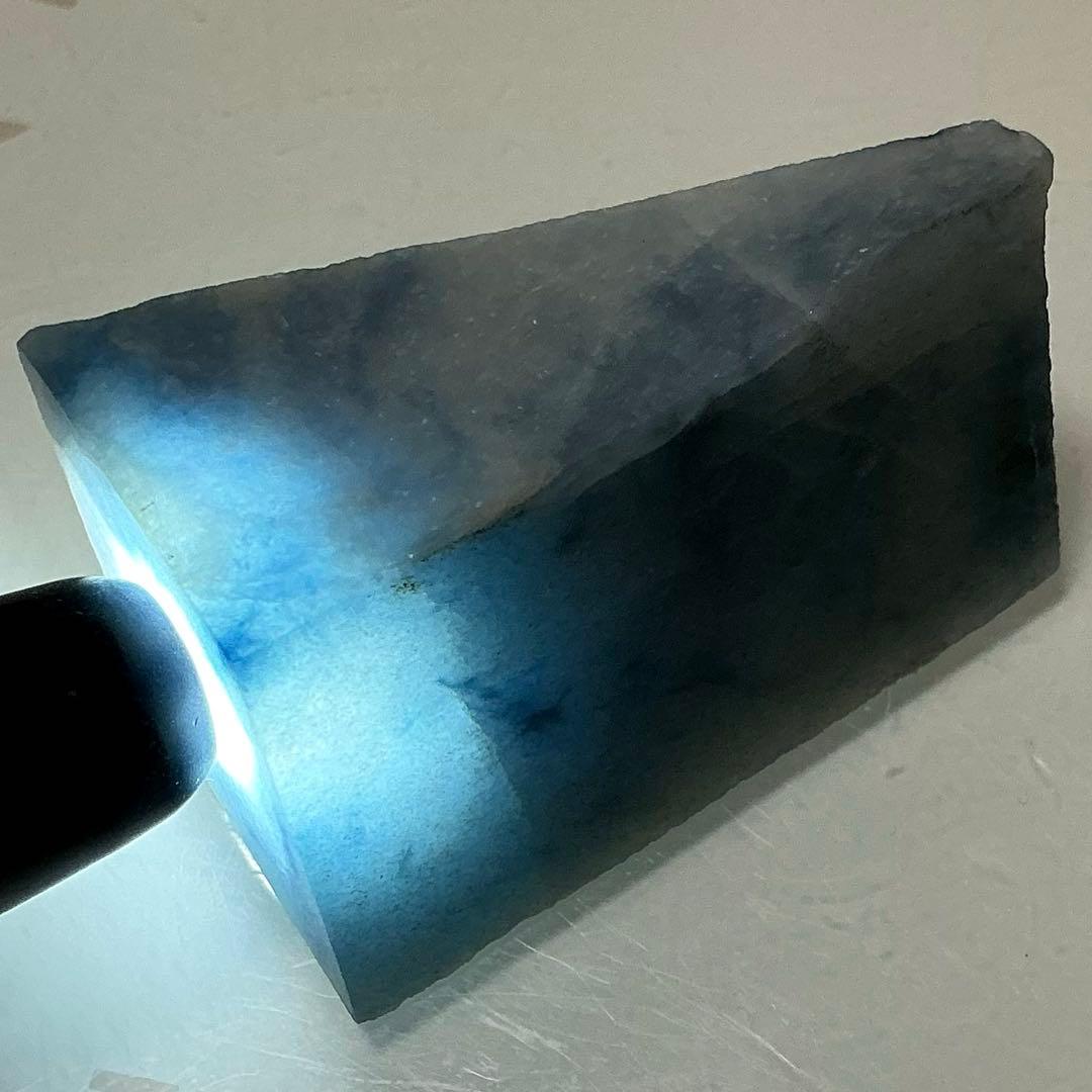 コン沢翡翠　マニア向け究極のカット原石（135）