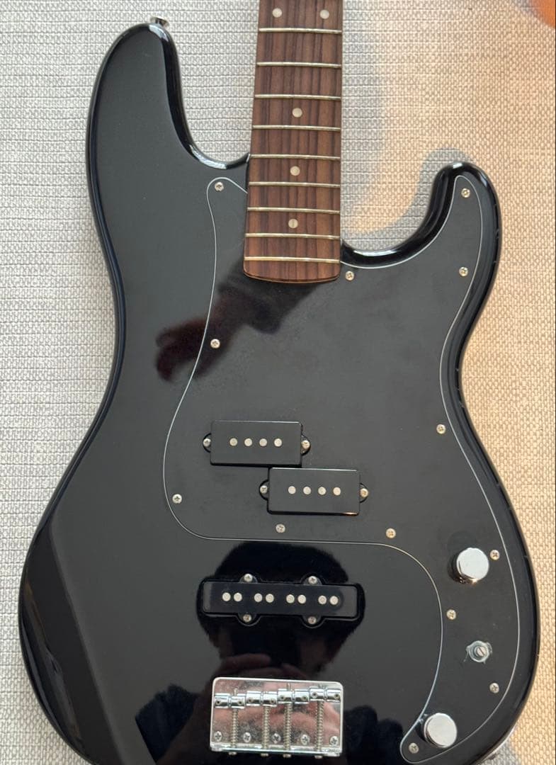 ベース Squirt by fender Black BASS