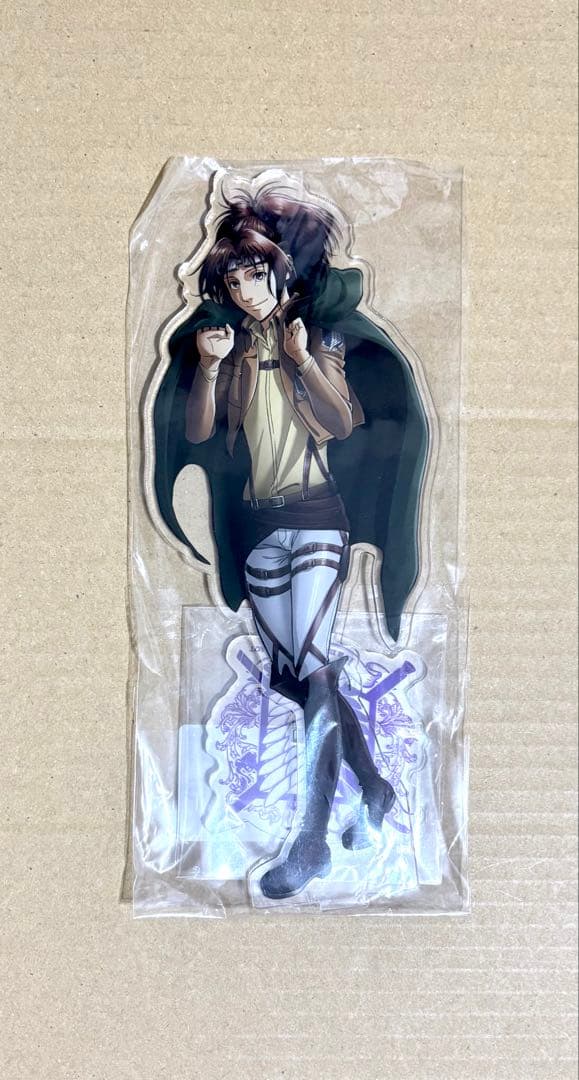 進撃の巨人　ハンジ　描き下ろしアクリルフィギュア　M 決戦前夜