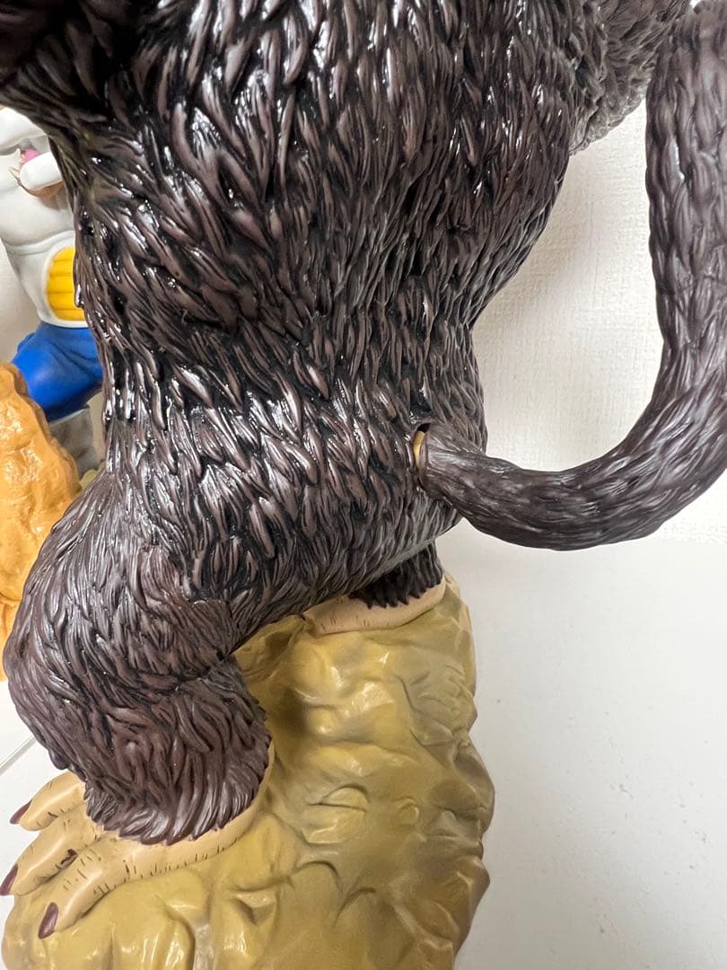 大人気！大猿フィギュア三体セット！大猿クリアディスプレイ付き♪