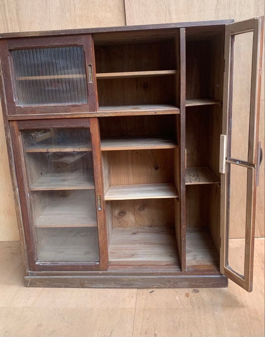 パブリカ　古い木全面ガラス収納陳列棚モールガラス戸　古家具