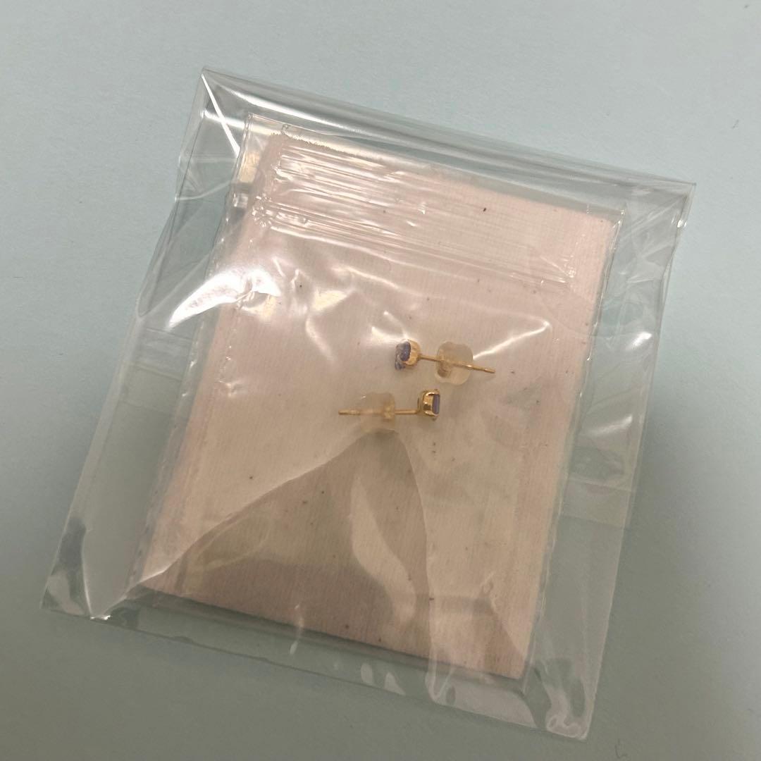 新品未使用　k18 YGタンザナイト0.23ct×2 スタッドピアス　18金