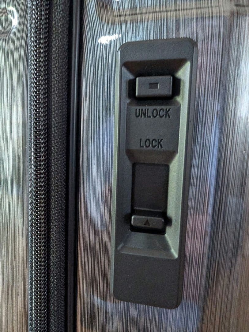 BERMAS☆インターシティ　ロッカー　機内持ち込み　22L