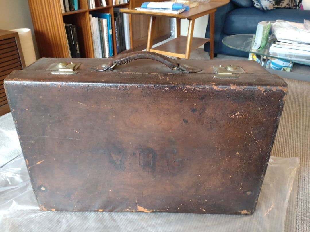 アンティーク ブラウンレザーケース