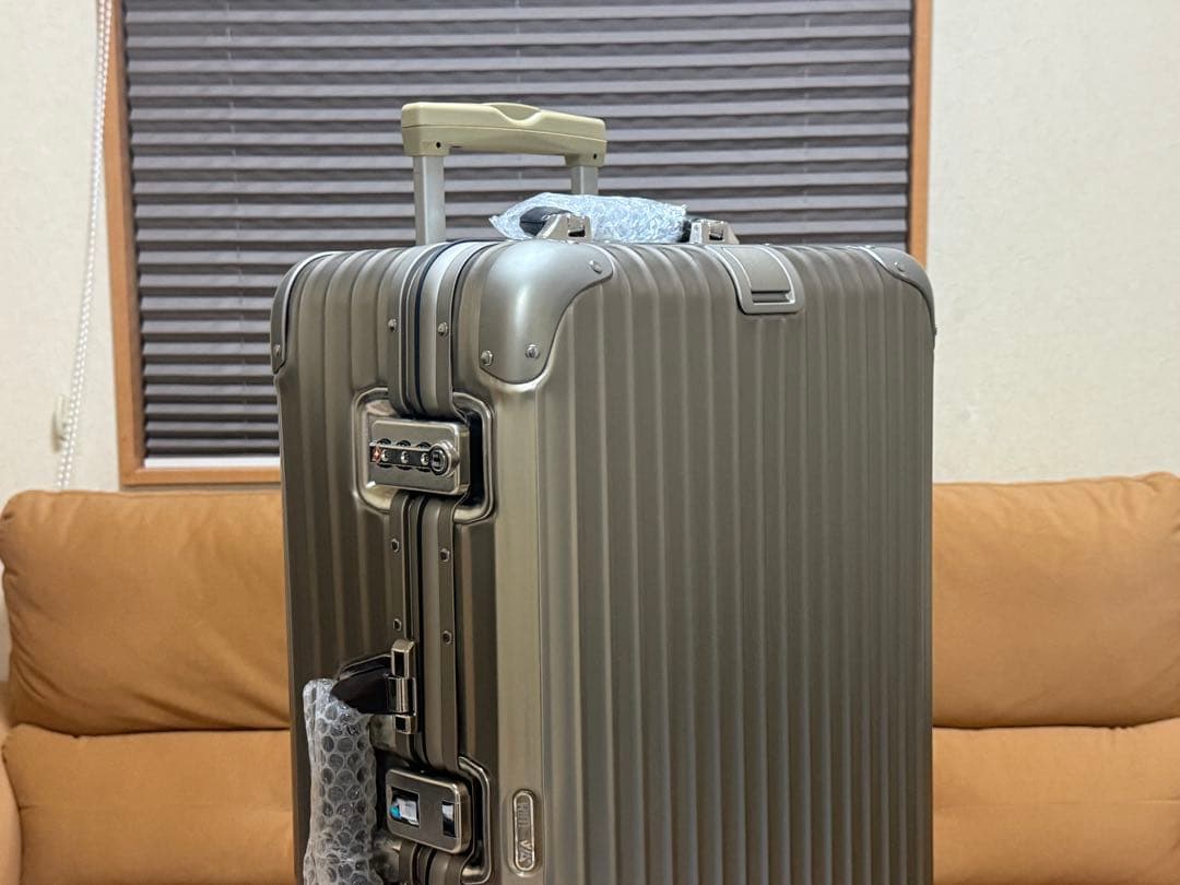 奇跡の新品未使用　リモワ　トパーズ　限定　プレミアム　63L