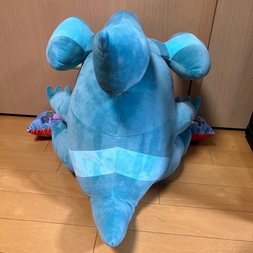 プレミアムバンダイ　ポケモン　フカマル　PCクッションぬいぐるみ