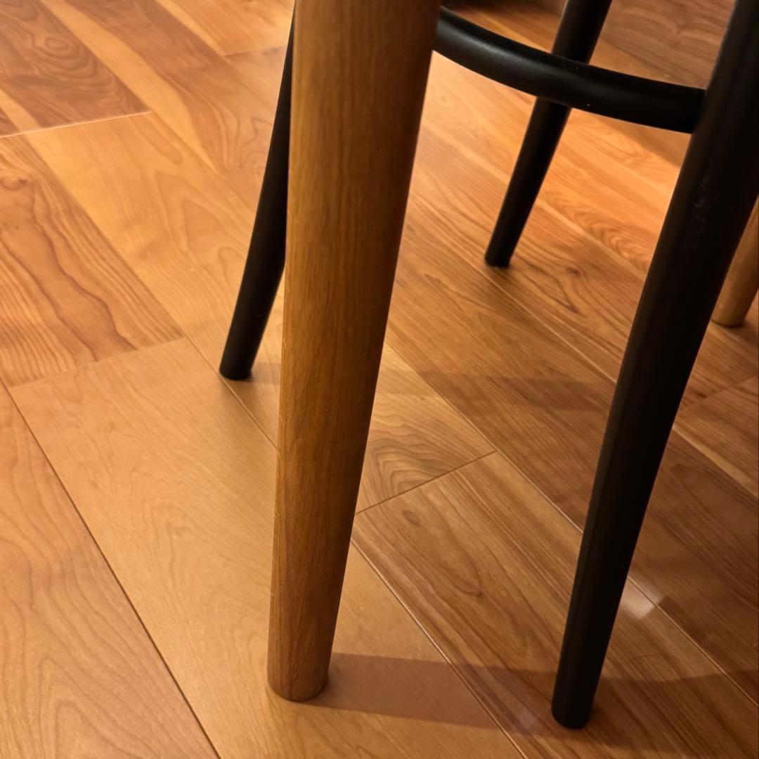 unico KIRP ラウンドダイニングテーブル Φ1000