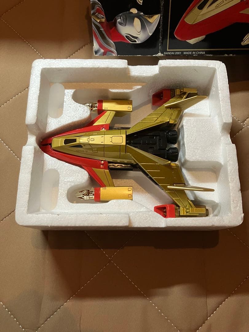 ウルトラマンダイナ　海外限定　アルファスペリオル　ゴールドバージョン