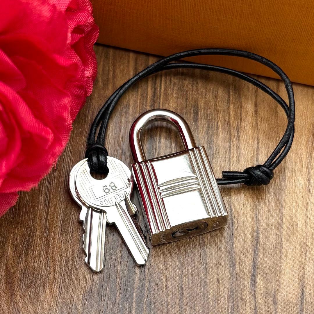 ⛄極美品⛄エルメス カデナ パドロック南京錠 鍵 no.68 シルバー#650