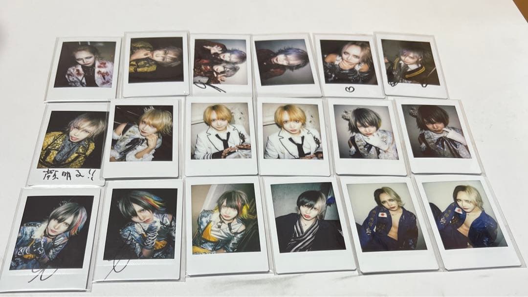 グラビティ　チェキ　サイン入り　六