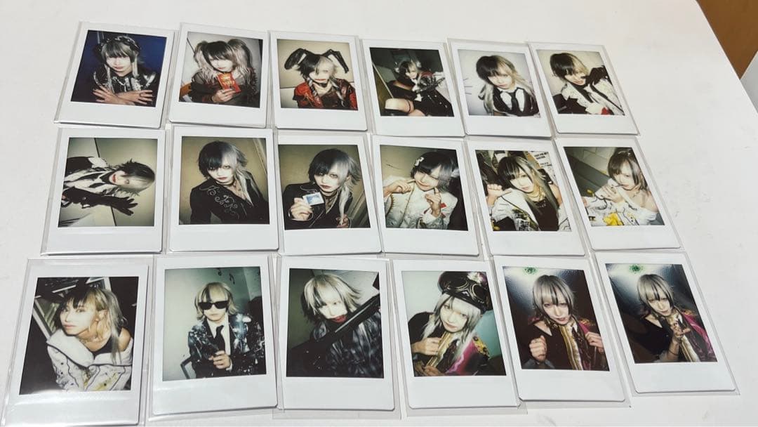 グラビティ　チェキ　サイン入り　六