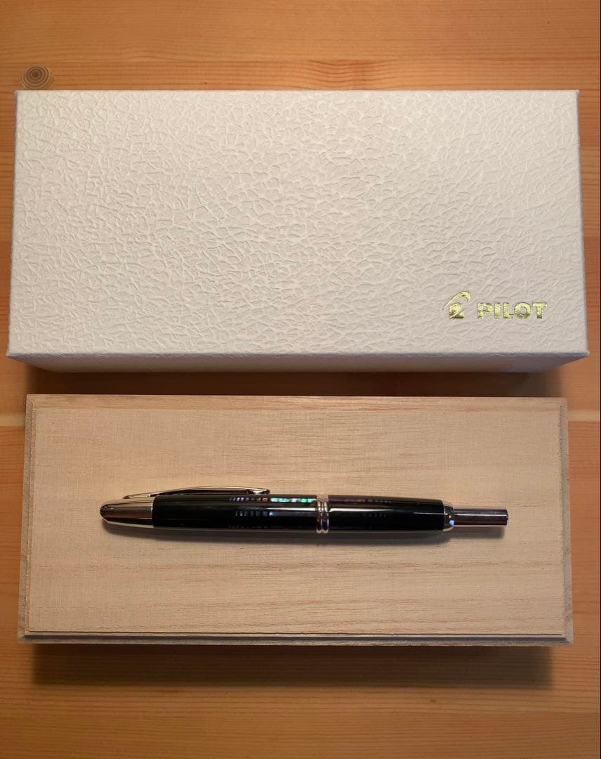 パイロット 螺鈿キャップレス万年筆(水面) 逆輸入モデル