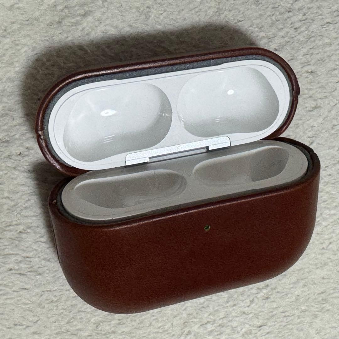 Apple AirPods Pro 3 (第3世代) レザーケース付き