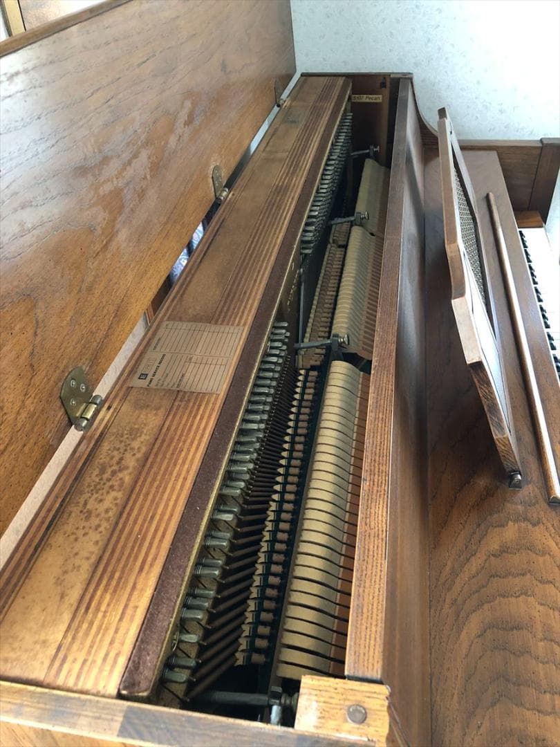 アメリカ製　アップライトピアノ　EVERETT エヴェレット　現状渡し　椅子付き