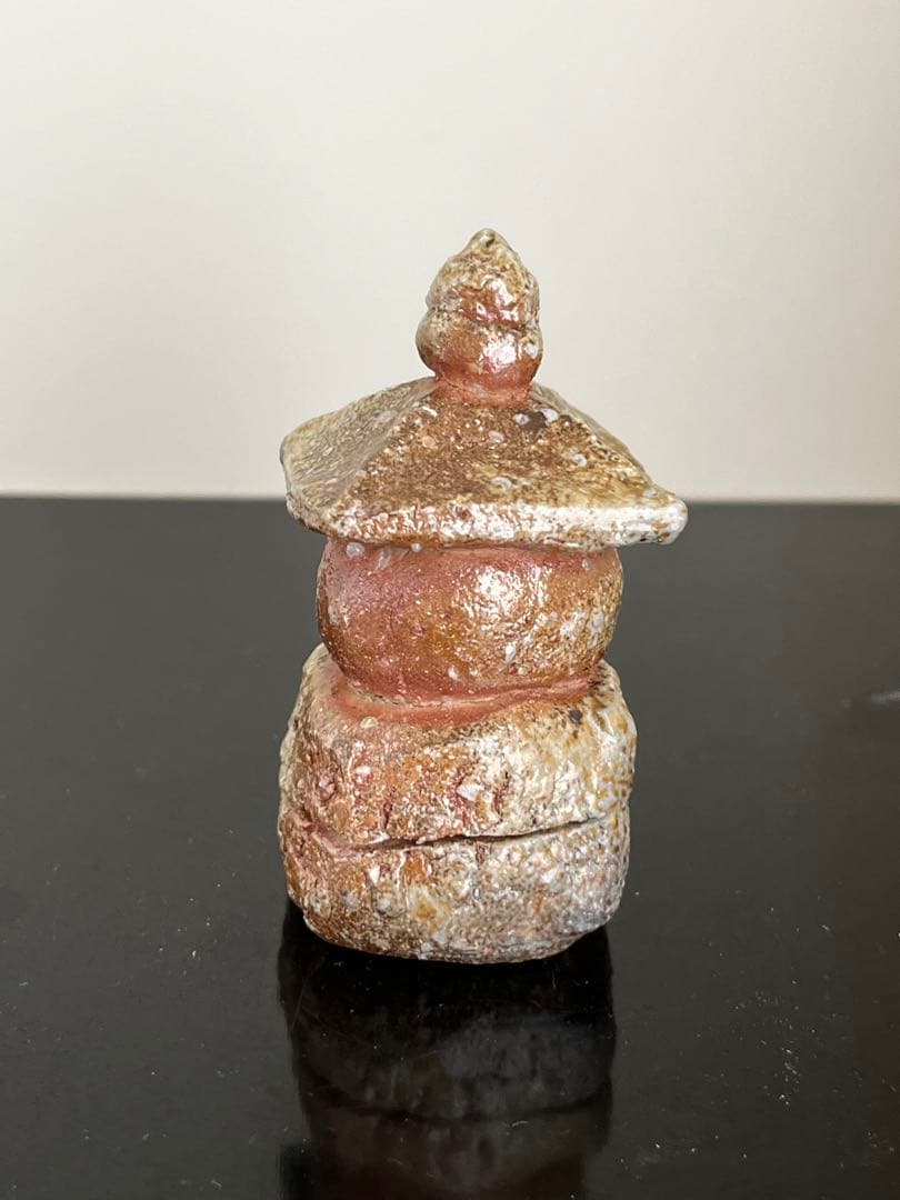 岸野寛　伊賀焼〆香合　京都思文閣個展　共箱　五輪塔　茶道　茶道具　陶芸