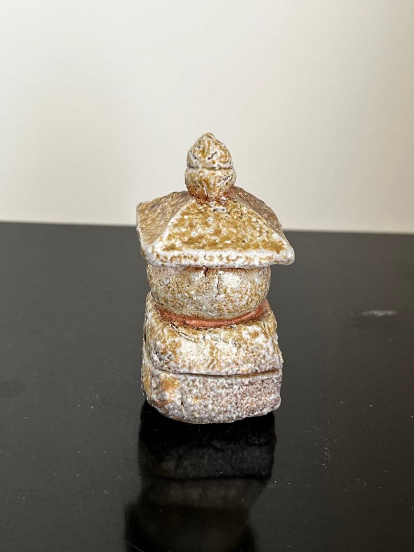 岸野寛　伊賀焼〆香合　京都思文閣個展　共箱　五輪塔　茶道　茶道具　陶芸