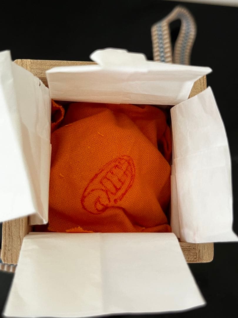 岸野寛　伊賀焼〆香合　京都思文閣個展　共箱　五輪塔　茶道　茶道具　陶芸