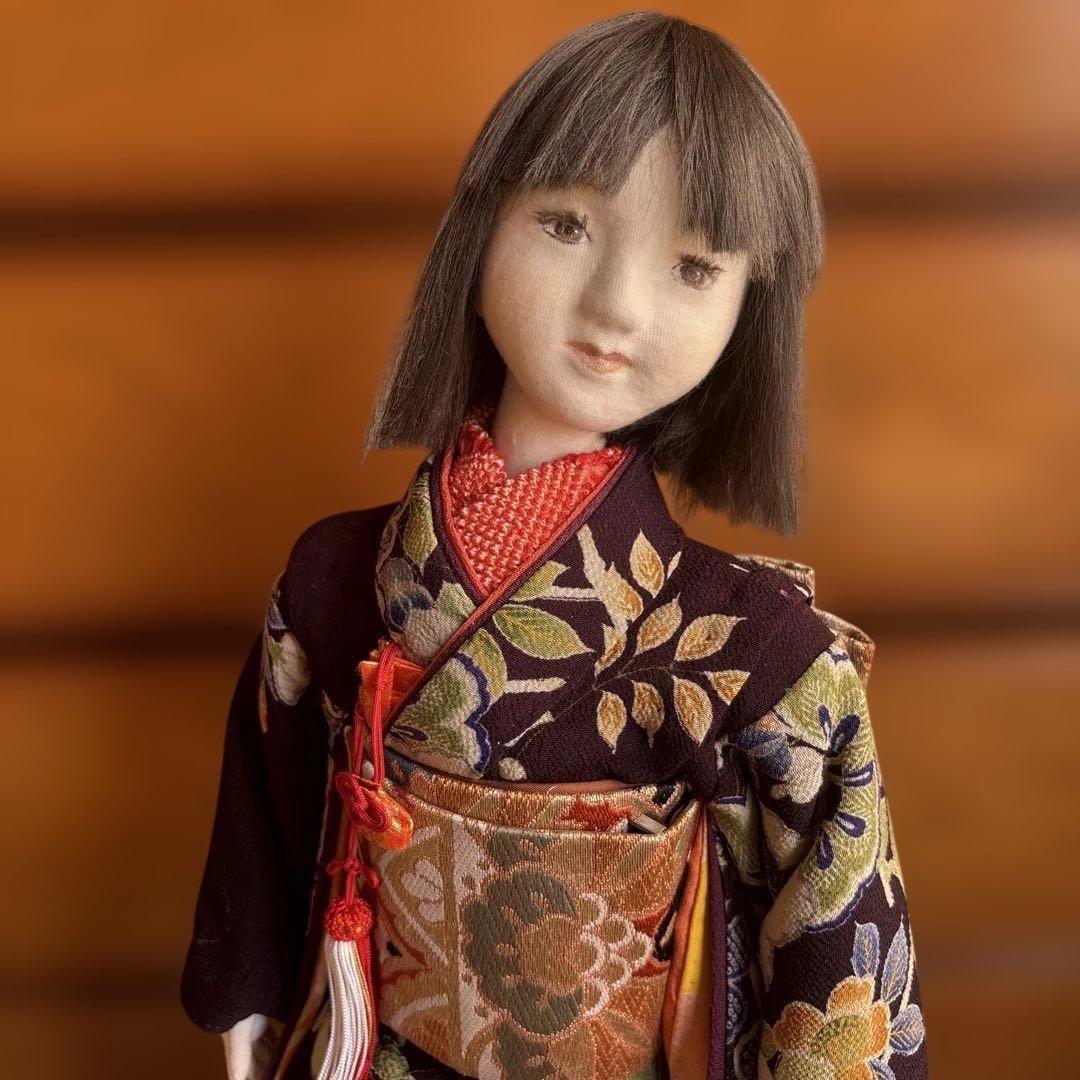 ㊶紫色花柄着物の人形　三越で購入