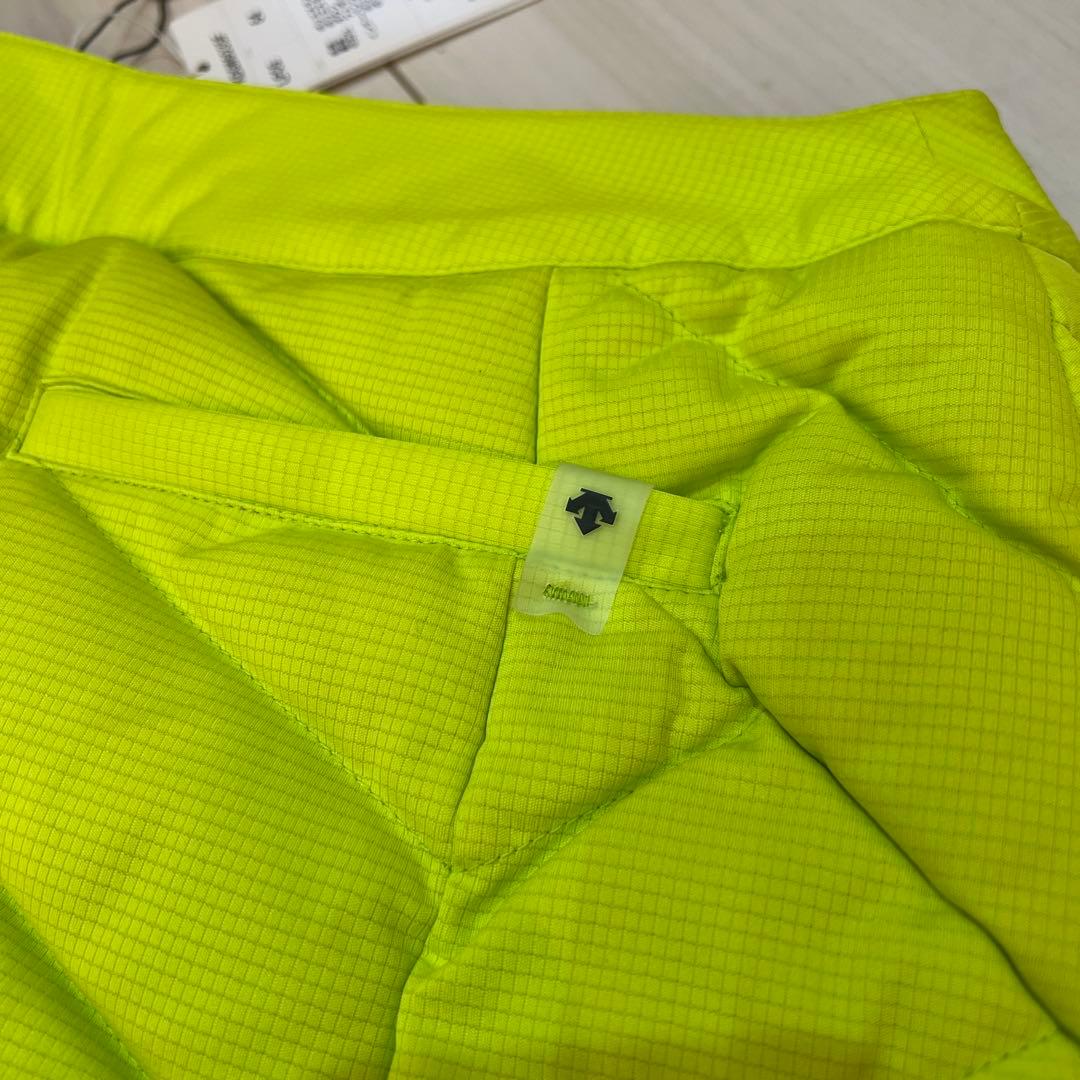 新品　最安値　定価3万以上　半額以下　デサントゴルフ　イエロー　ダウンスカート