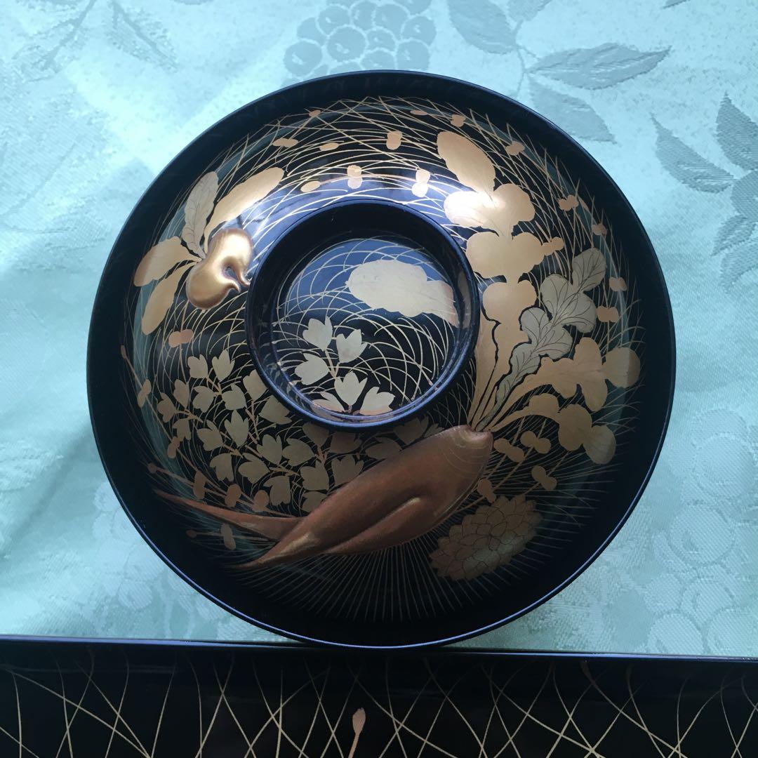 逸品　極上春の七草蒔絵　四方脚付膳　蓋付碗セット　B