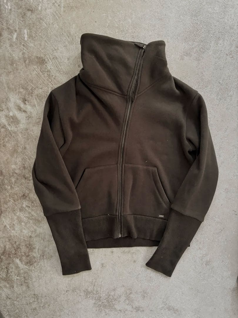 黝*様 UGG ハイネックジャケット　変形ジップ　サムホールarchive op