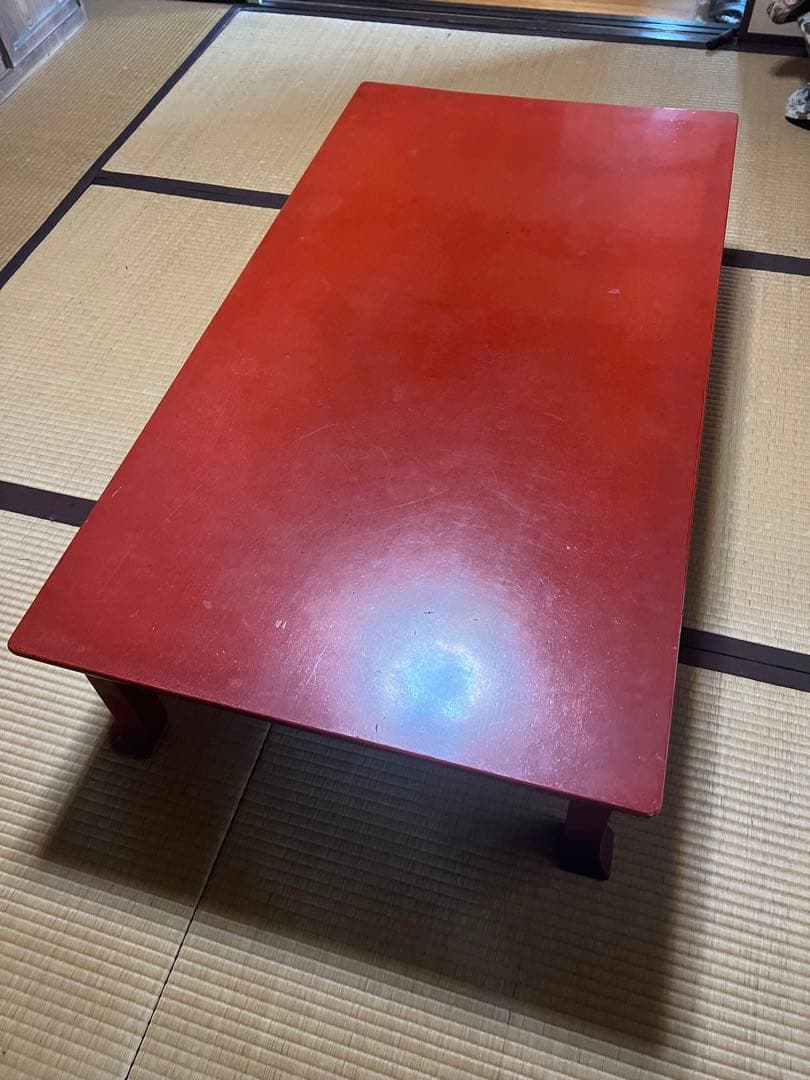 赤い座卓　128x70センチ