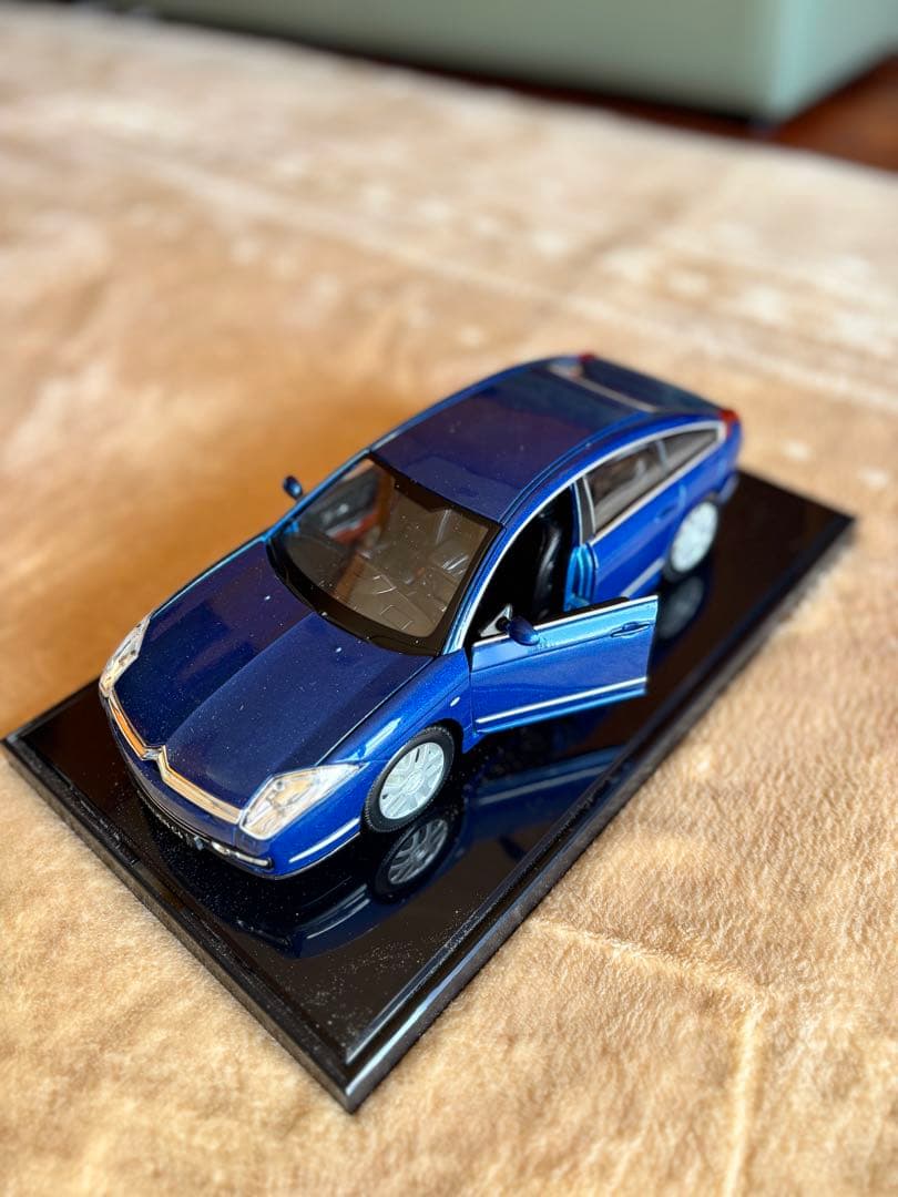シトロエン C6 1/18 ミニカー 青
