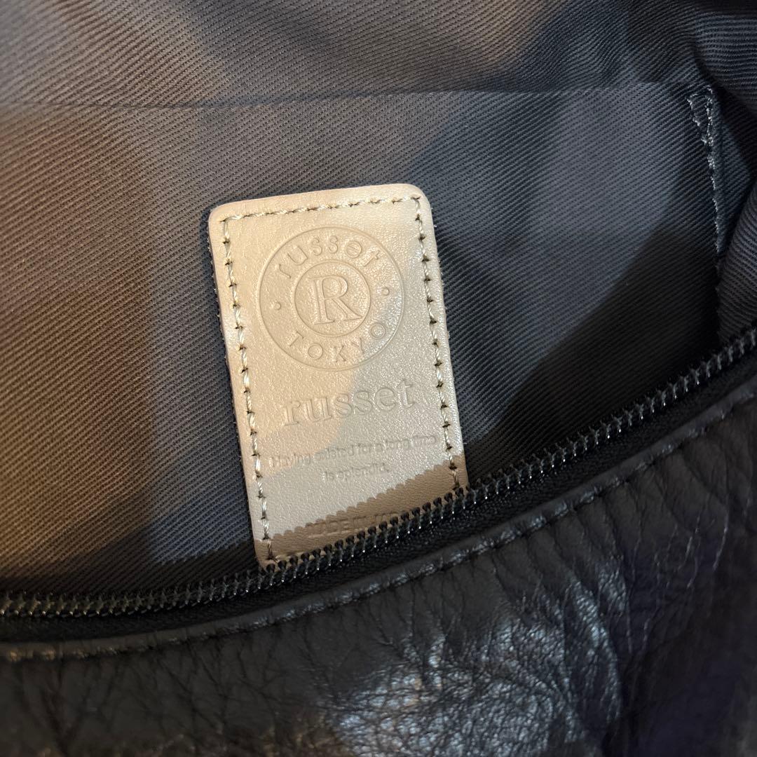 ま*ろ様 ラシット　ブラックレザーショルダーバッグ　russet