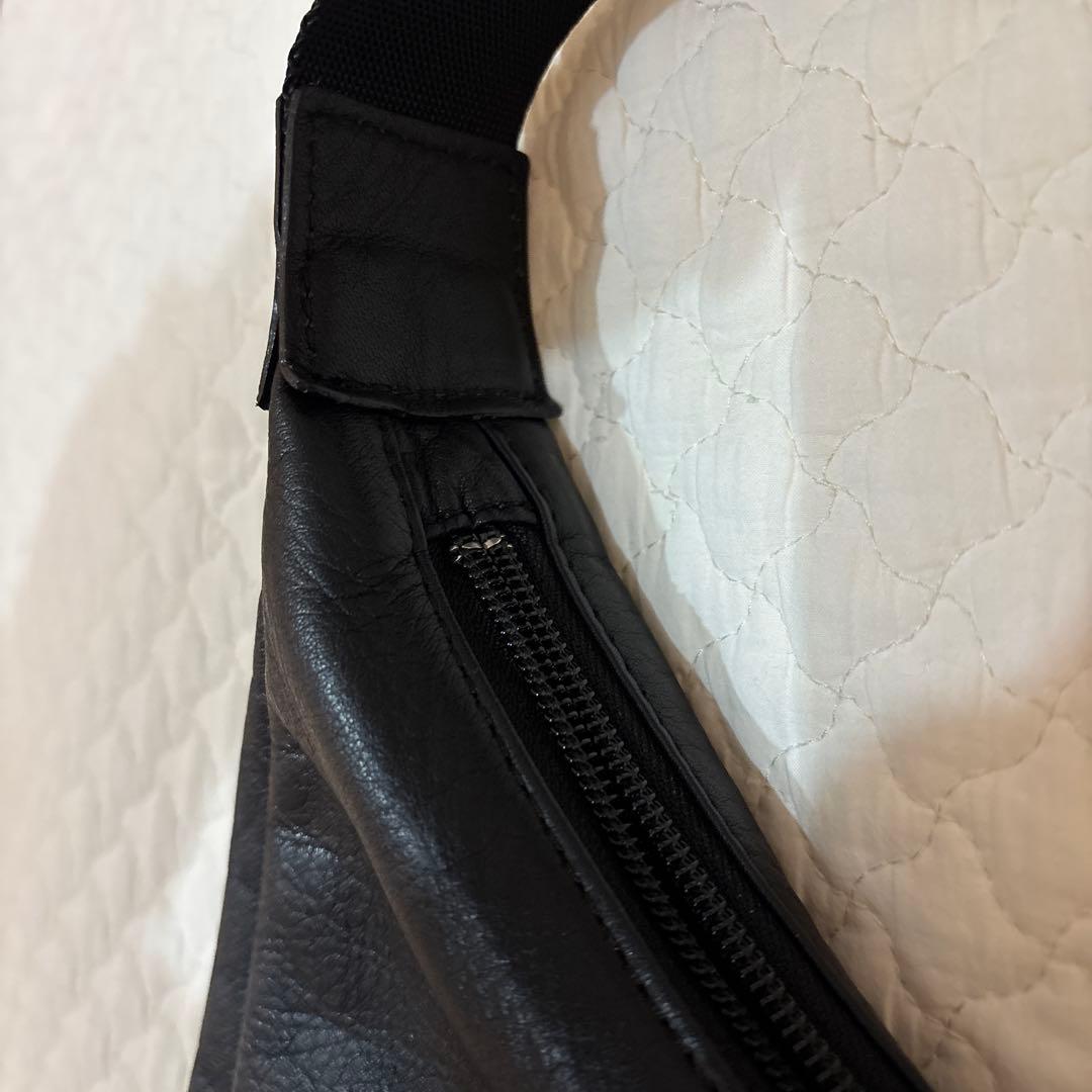 ま*ろ様 ラシット　ブラックレザーショルダーバッグ　russet